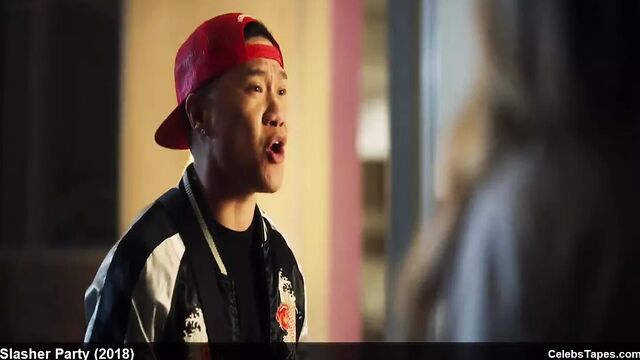 Kinsey Wolanski, Simona Shyne и Sole Bovelli, обнаженные сцены