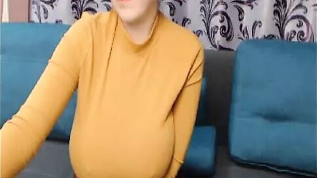 Большие мягкие сиськи в блузках и лифчиках