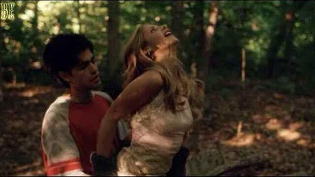 Sarah Michelle Gellar - сцена секса на scandalplanet.com