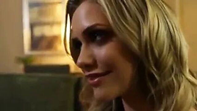 Mia Malkova - подруга сегодня вечером