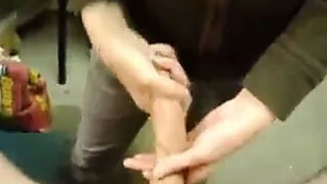 Еще одна дрочка на работе