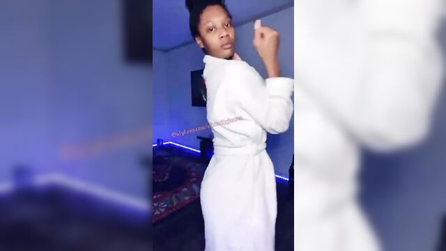 Стройная Santana решает проблемы - полный клип