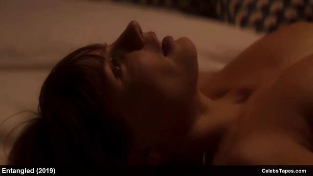 Знаменитость Ana Girardot, полностью обнаженная в нежном секс-видео