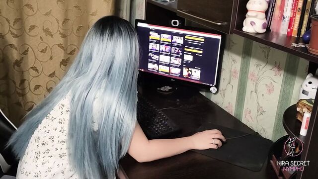 Застукана на работе без трусиков. Начальник показал мои новые обязанности