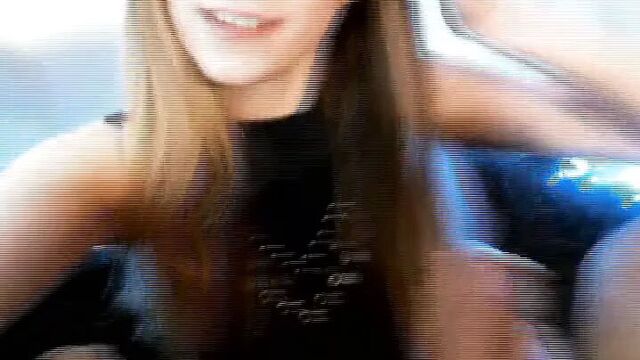 Горячая сексуальная девушка любит глубокую глотку, минет огромного члена