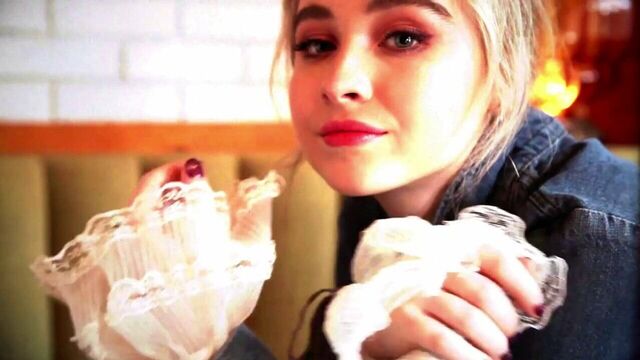 Sabrina Carpenter - красочный журнал, июнь 2017