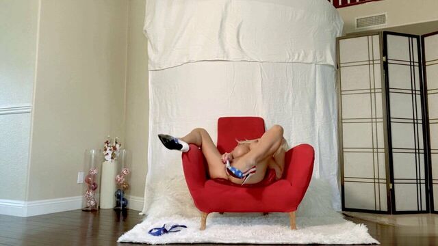 Ivanka Trump мастурбирует