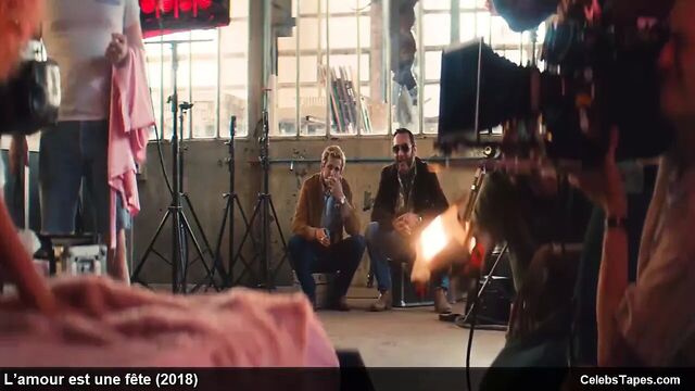 Camille Razat, Elisa Bachir Bey, Inge Van BruyTegem обнаженной