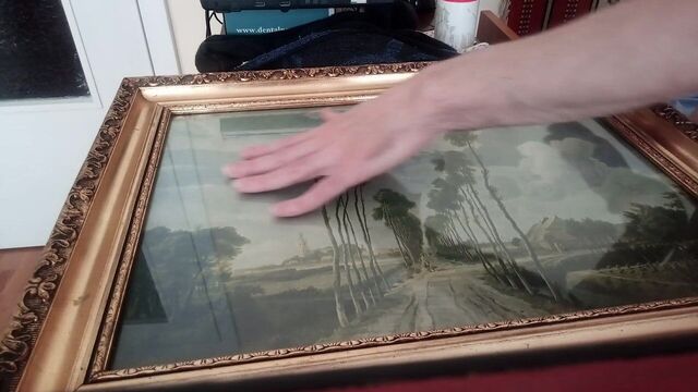 Растираю и писаю мои руки о стекло