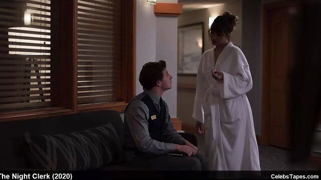 Ana De Armas, сцены из фильмов в топлесс и сексуальном бикини