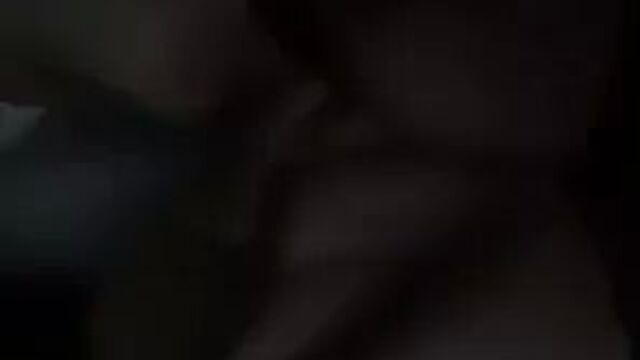 Гэнгбэнг в книжном магазине для взрослых Santa Barbara с незнакомцами