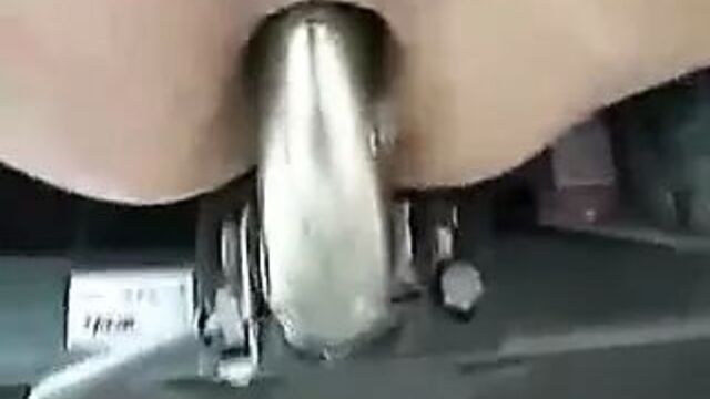 Экстрим. Надо увидеть эту извращенную итальянскую шлюшку.