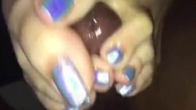 Пальцы ног с блестками, дрочка