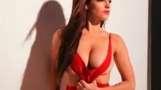 Kelly Brook - фотосессия с календарем 2013