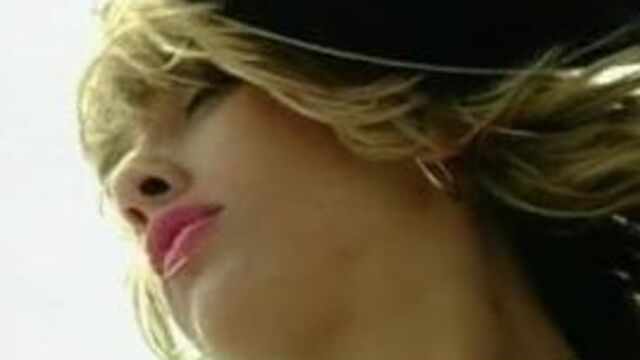 Claire Green трахнули на лодке