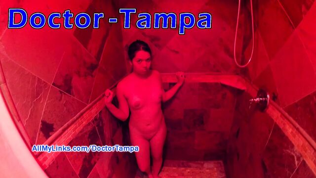 Обнаженные парни из Selena Perez, DT - физическая иммиграция, установка в душе и неудача, весь фильм на CaptiveClinic.com