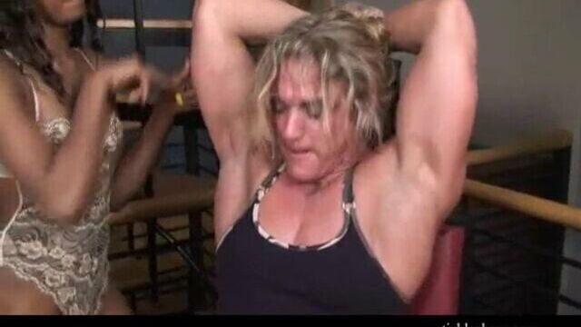 Ta - щекотливая амазонка