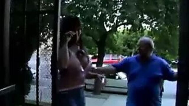 Грудастая азиатка делает блоу-бэнг и буккаке с большим черным членом