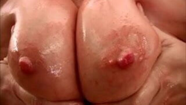 Большая белая попка Kelly