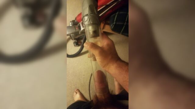 Пылесос Kirby сосет мой сухой хуй