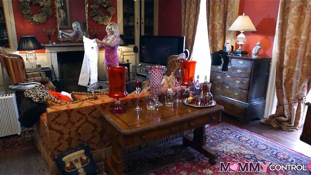 Милфа и секс-робот