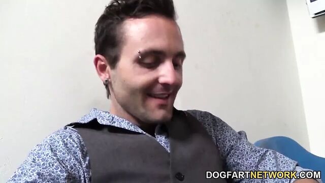 Aj Applegate становится черным перед ее куколдом