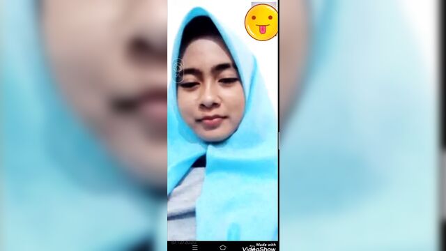 Remaja Cantik Lagi Video Call Sama Pacarnya