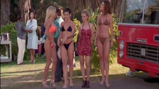 Pam Anderson, Molly Culver, Natalie Raitano - '' vip '' s1e16