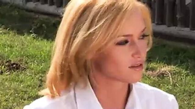 Дрочка во время еды - мур