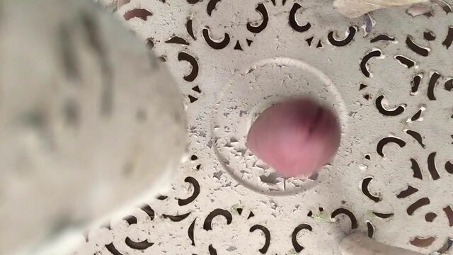 Я трахаю стол с узкой дыркой