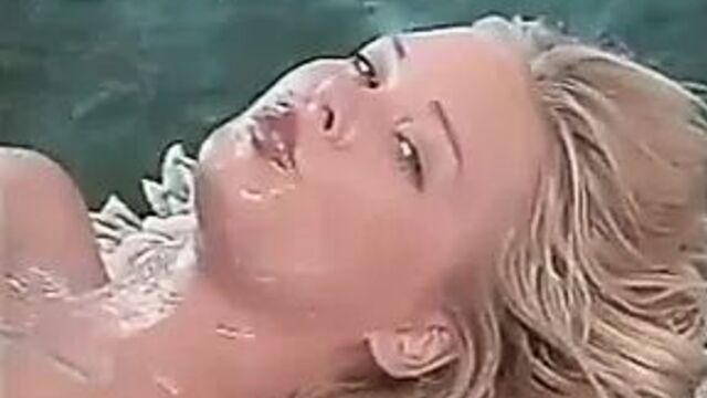 Межрасовая шведская женщина