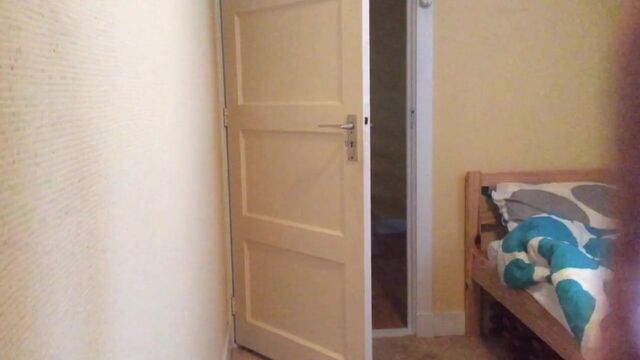 Обнаженная дома