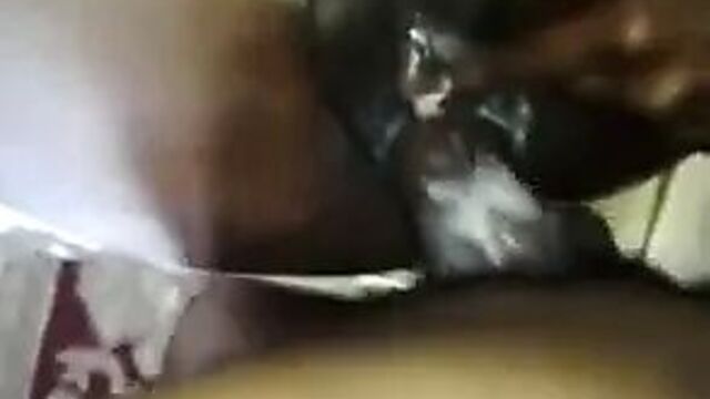 Сливочная чернокожая киска