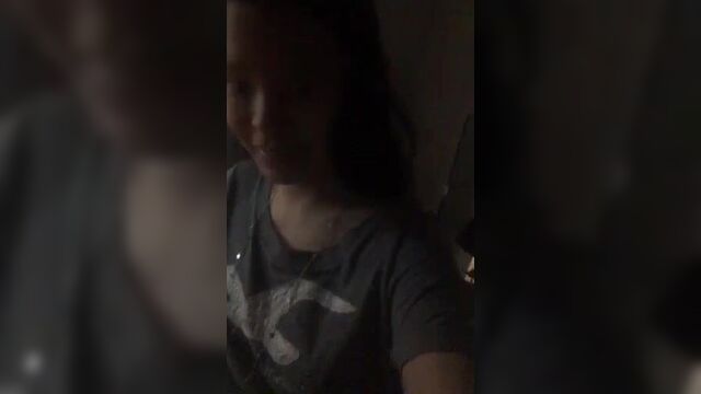 Симпатичная азиатка трахается