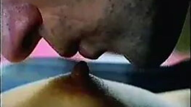 Caroline Catz Louisa Glasson лижет сиськи!