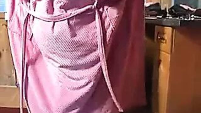 Пухлая милфа с большими натуральными сиськами