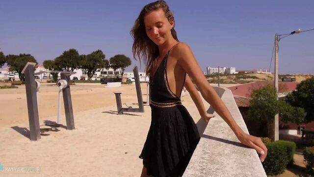 Публичное обнажение клевера 4