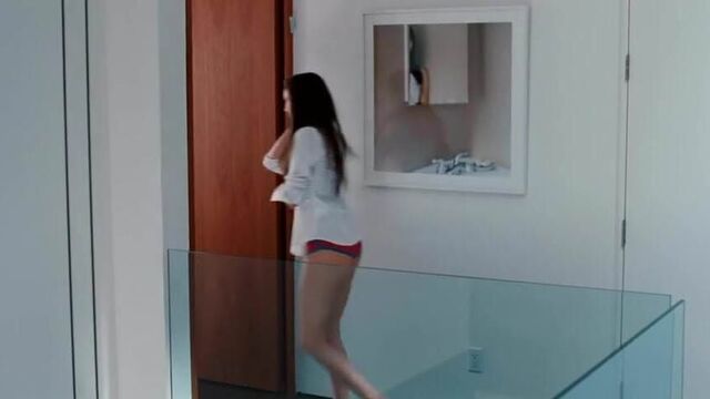 Нина Добрев Трусики