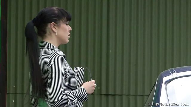 Секс в гараже