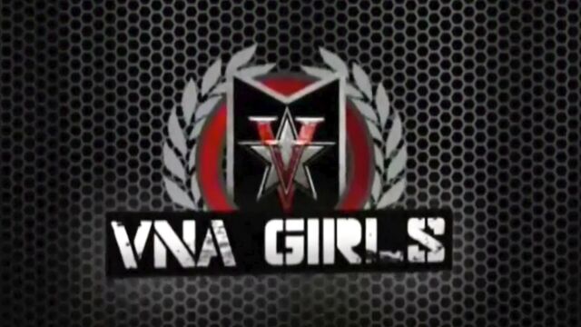 Sarah Jay сосет хуй, трахает киску, поедает сперму, доит член!