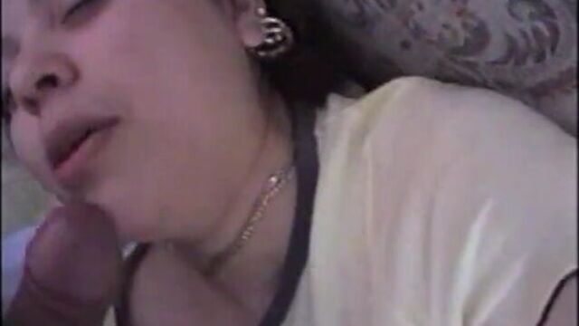 Пухлую девушку с Craigslist трахнули на диване