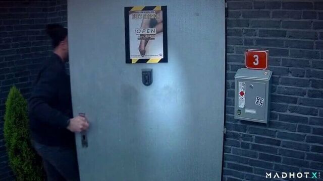 Madgloryholes - известный глорихол клуб