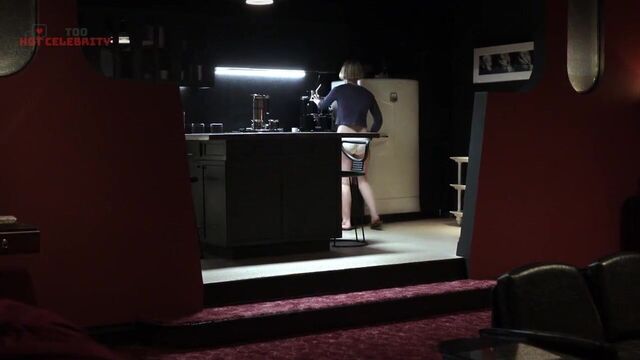 Mia Wasikowska - Piercing 2018