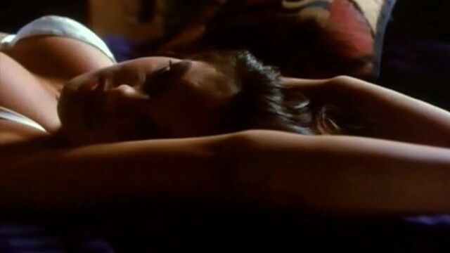 Mariska Hargitay - Слепая сторона (замедленное видео)