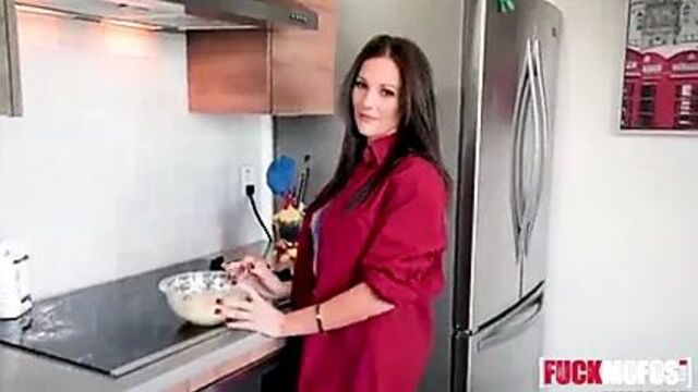 Mandy Flores в анал на следующее утро