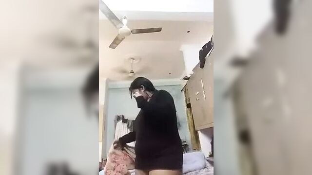 Пухлая тетя Mallu, селфи ...