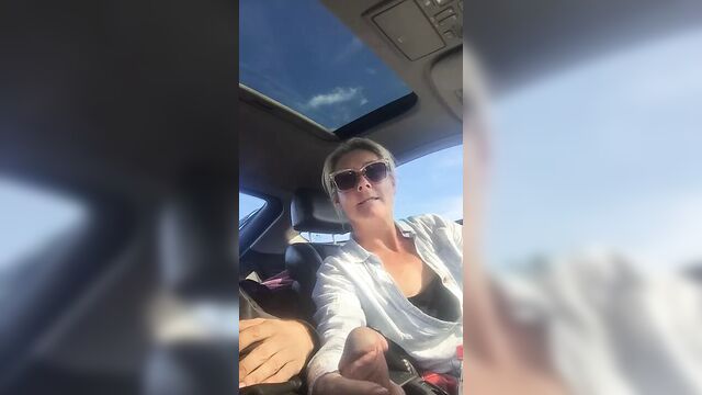 Шикарная милфа не может устоять перед моим членом