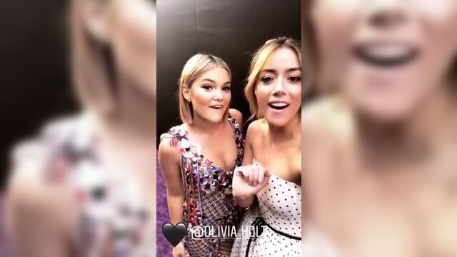 Chloe Bennet говорит, что хочет сесть на Olivia Holt