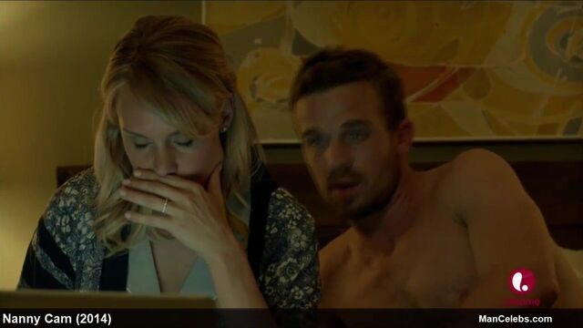 Кам-гигантские сексуальные сцены в кино без рубашки