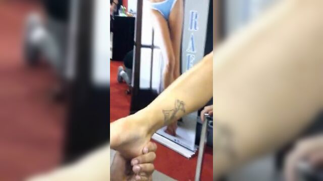 Порнозвезда ступни Alexis Monroe